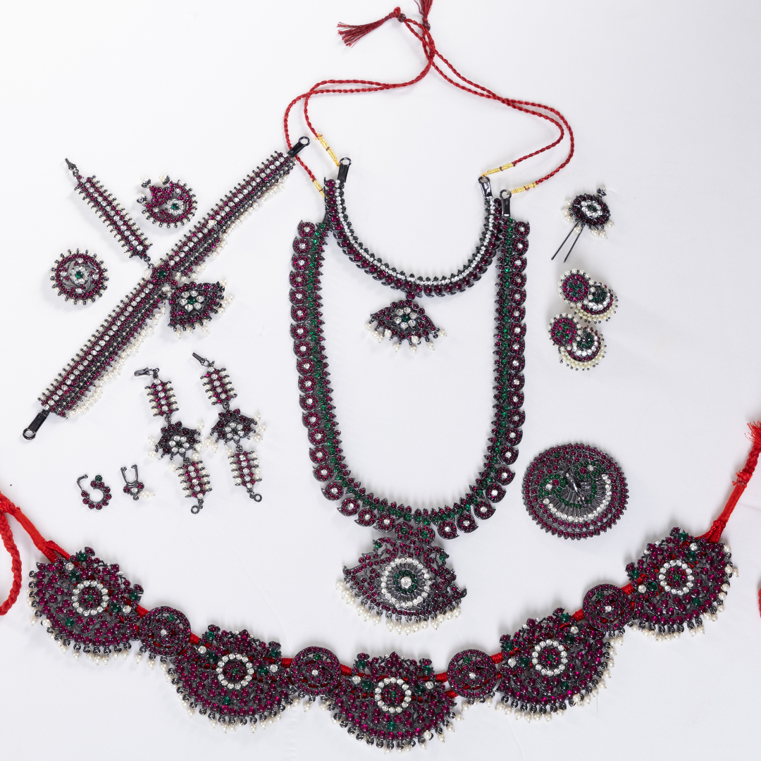 Black finish precious kemp Bharatanatyam Jewellery Mango design