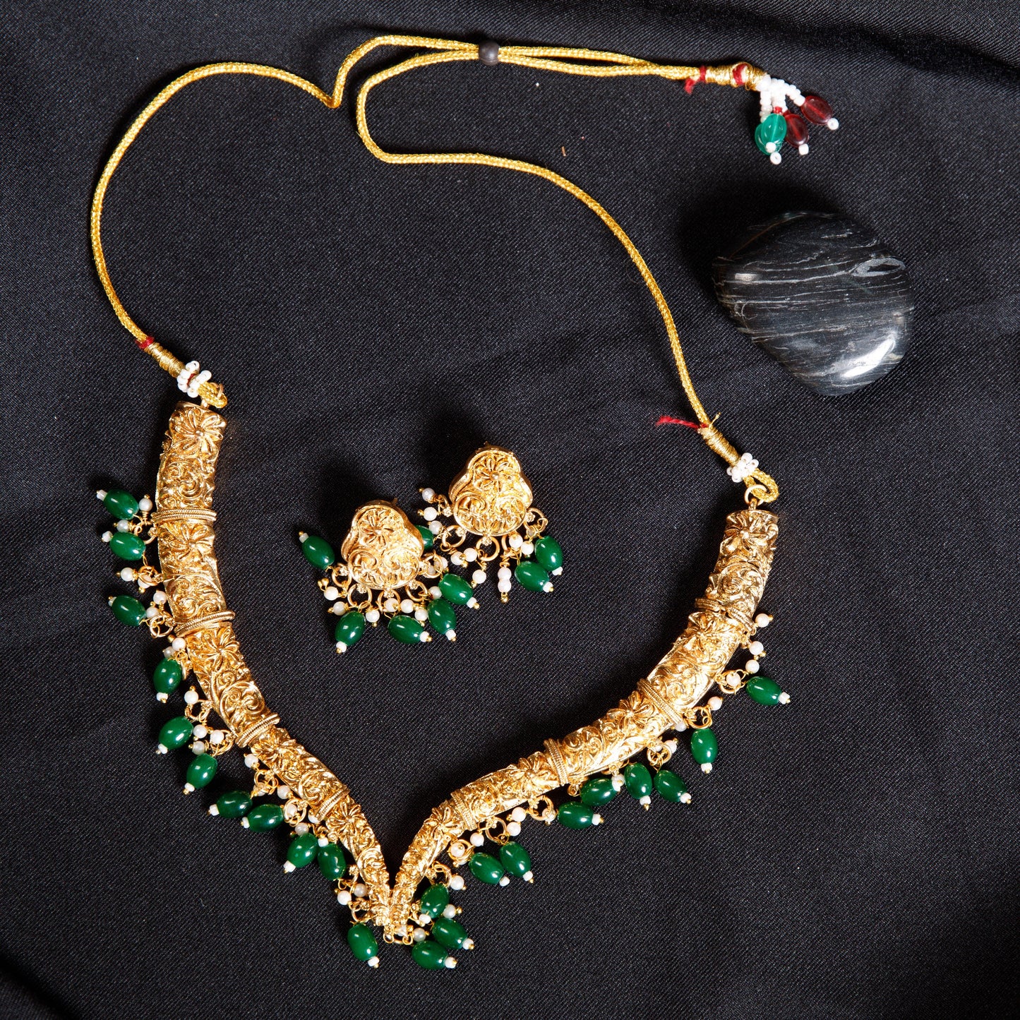 Antique Gold Floral Temple Necklace Set