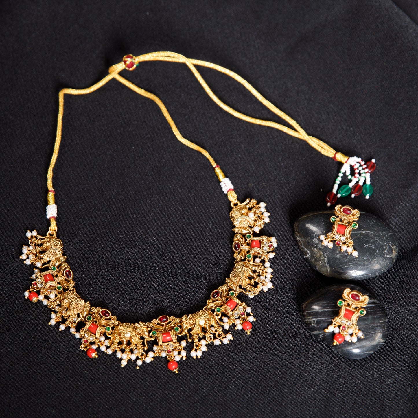 Traditional Kundan Meenakari Necklace Set