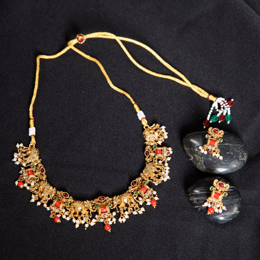 Traditional Kundan Meenakari Necklace Set