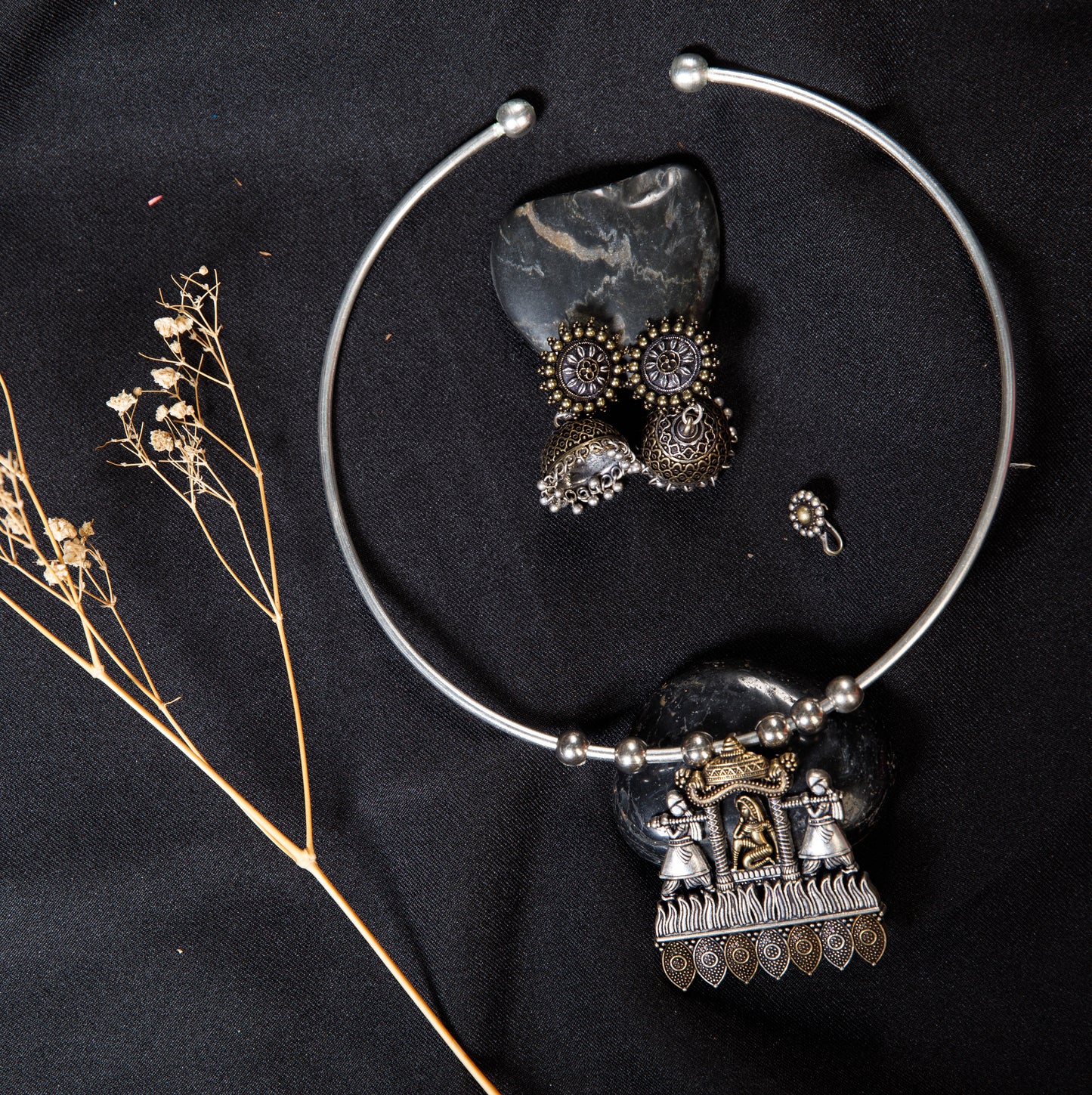 Oxidised Silver Two Tone Hasli Choker Necklace Set
