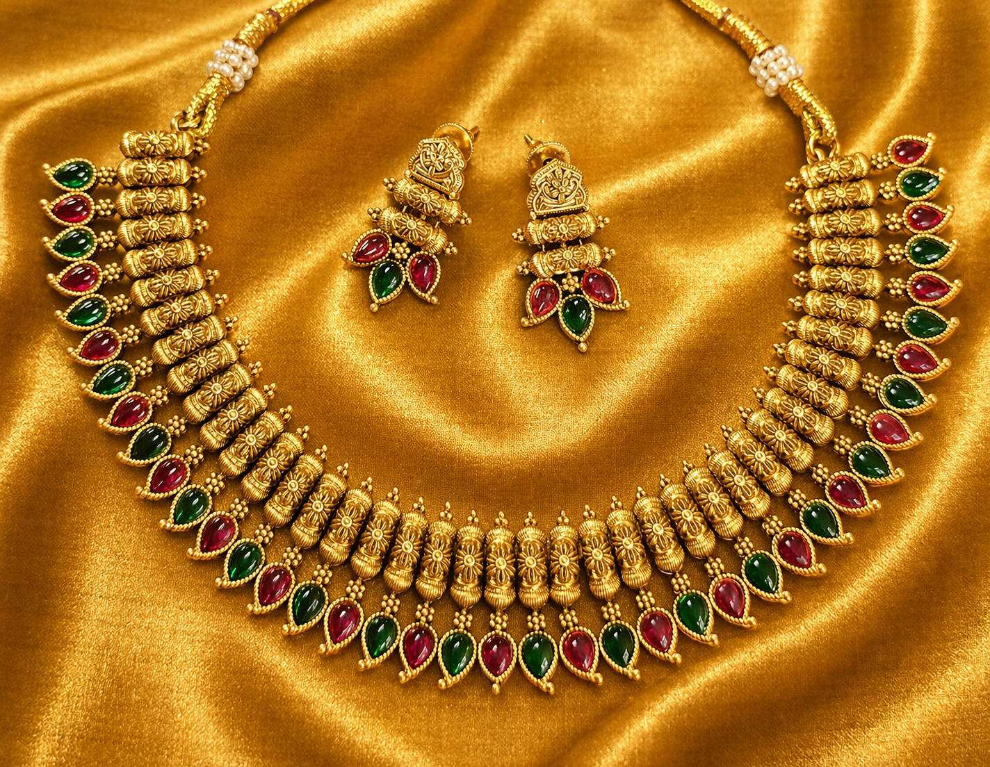 Gold Finish Antique choker Set
