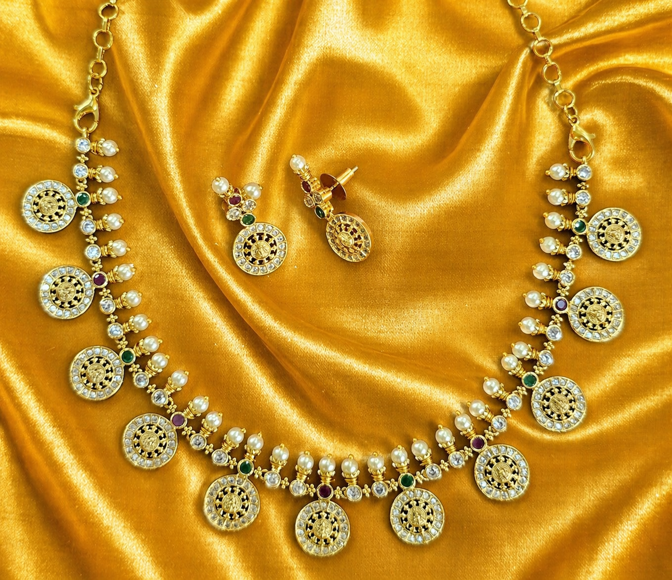 Gold Finish Antique choker Set