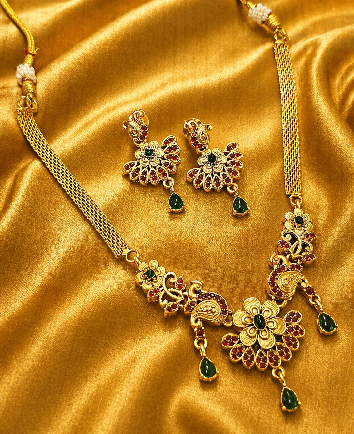 Gold Finish Antique choker Set